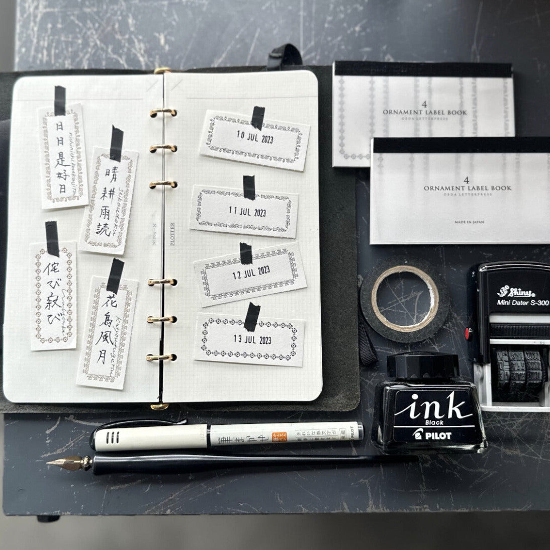 【OEDA LETTERPRESS】4 Ornament Label Book -  Black