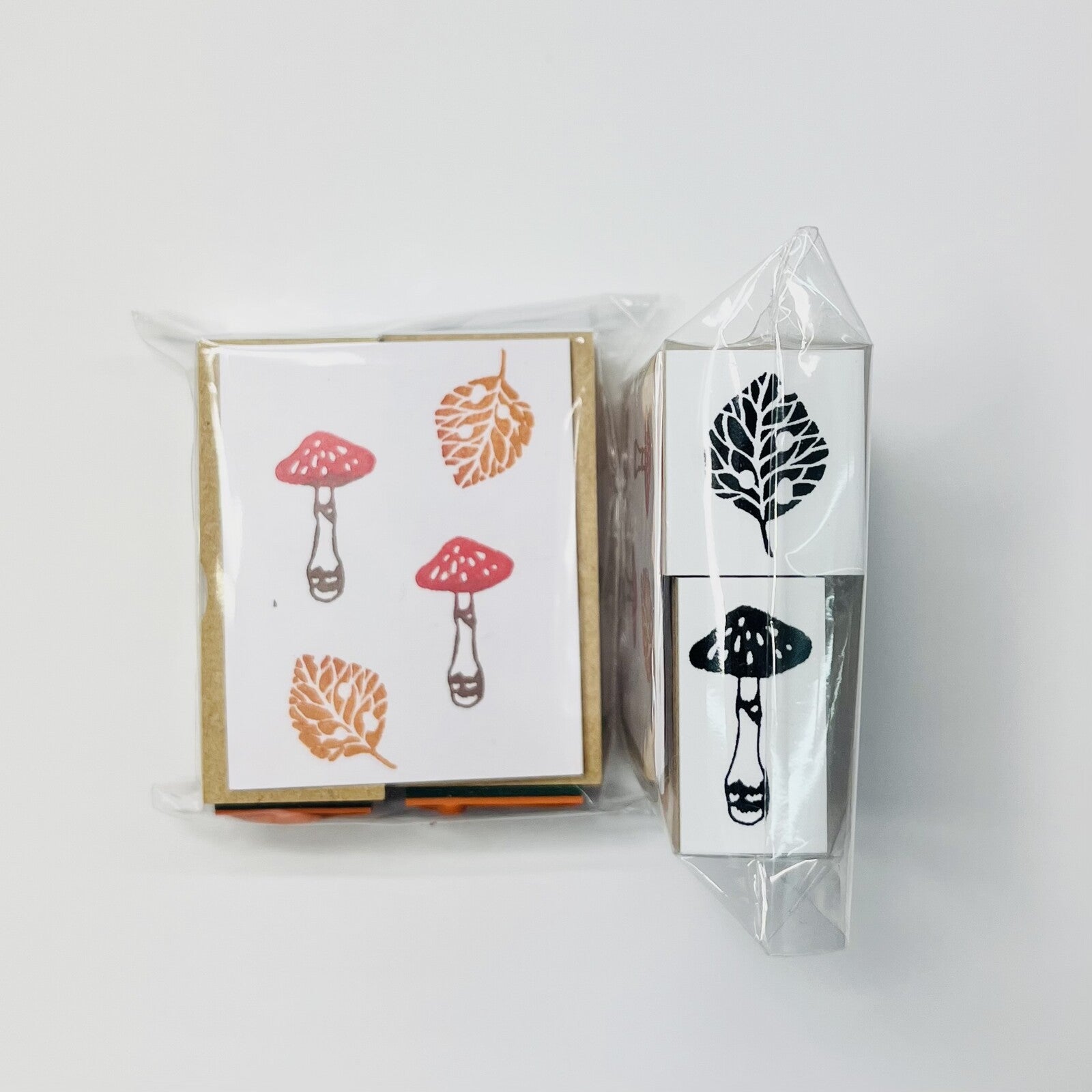 【Stamp House Morita Inbou】Wood Rubber Stamp- Mushrooms and Fallen Leaves