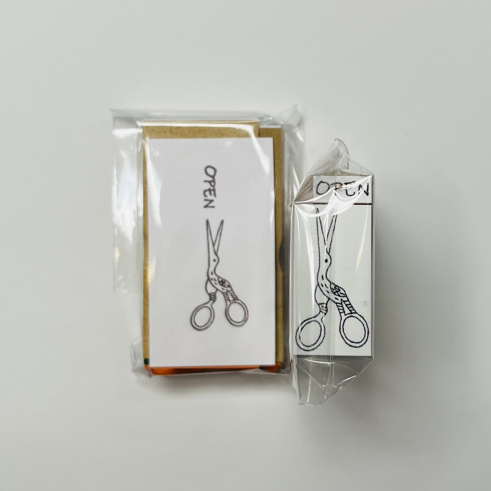 【Stamp House Morita Inbou】Wood Rubber Stamp- Scissors & Open
