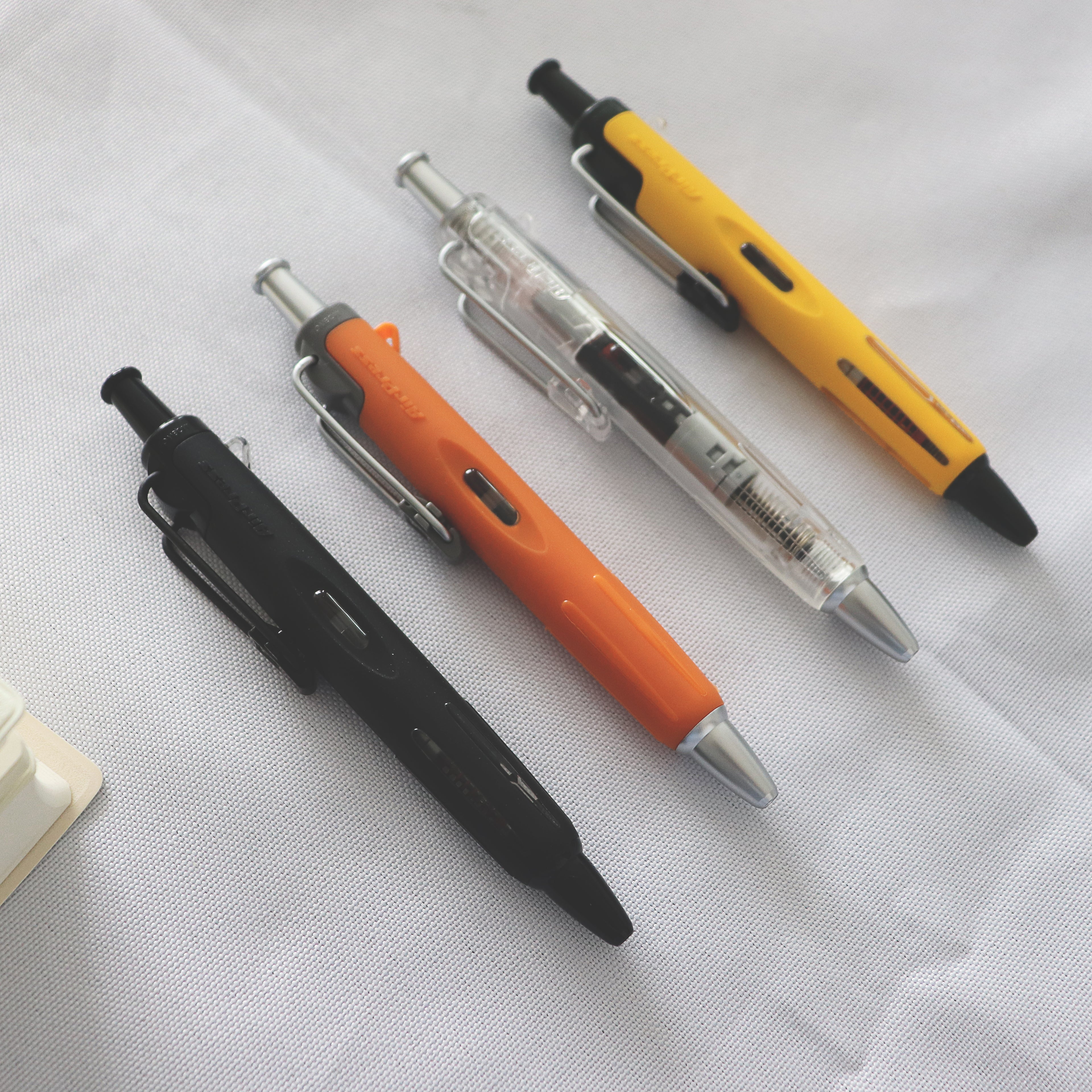 【Tombow】APS Gel Oil-based Ballpoint Pen (0.7mm)