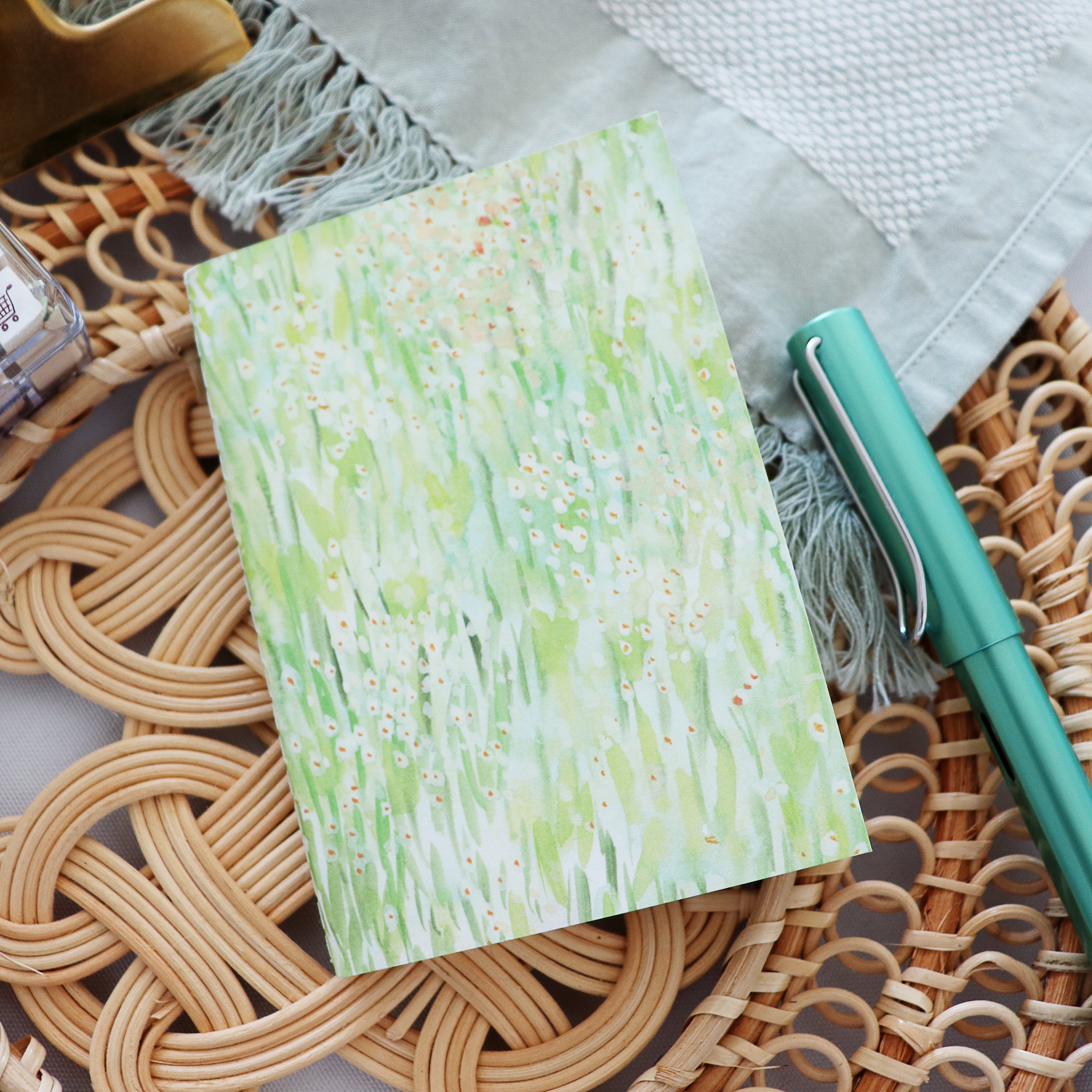 【Wanle Studio】Notebook - Passport Size - Petite White Floral (8.8×12.5cm)