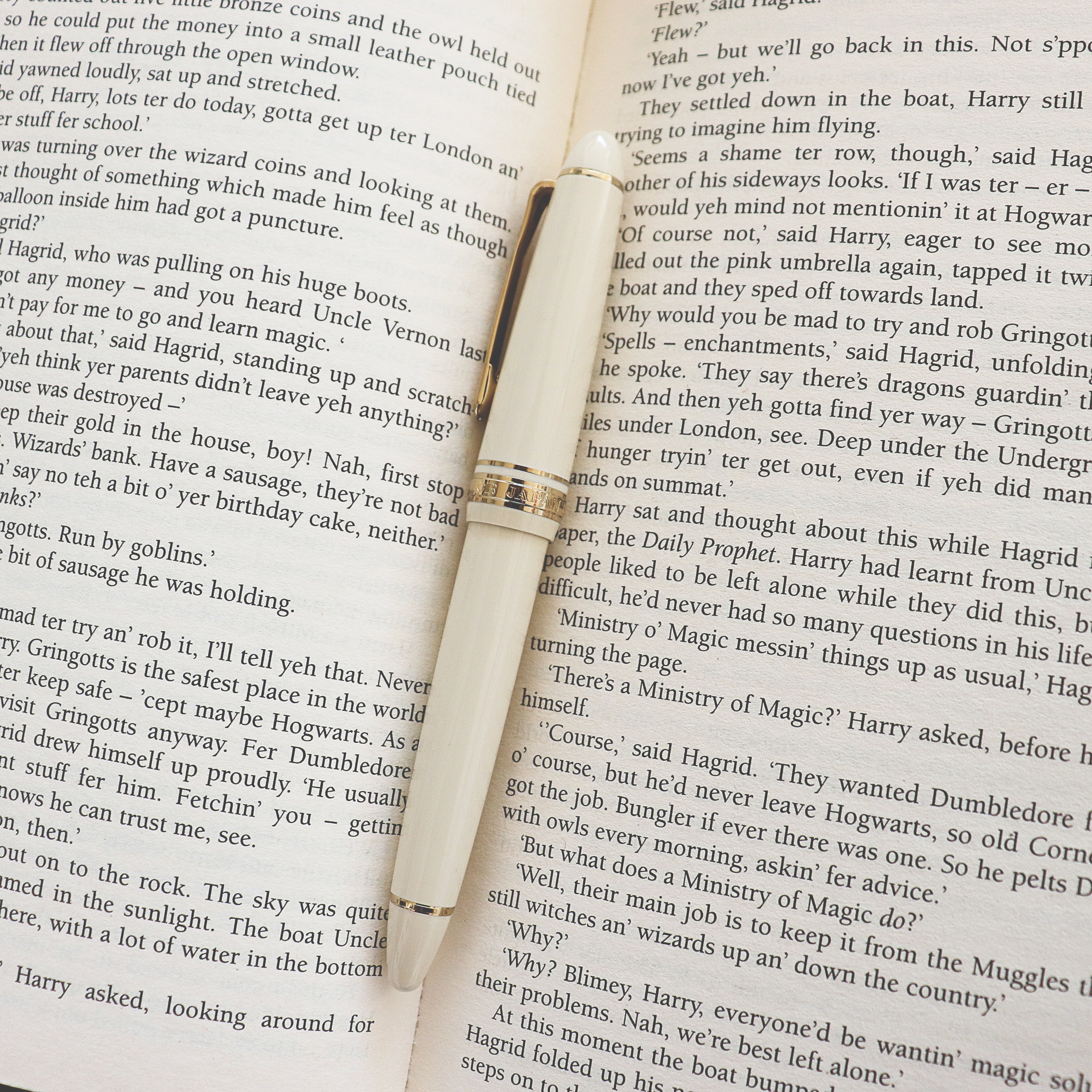 【Sailor】1911 Standard Fountain Pen - Ivory with Gold Trim (14K Gold Fine)