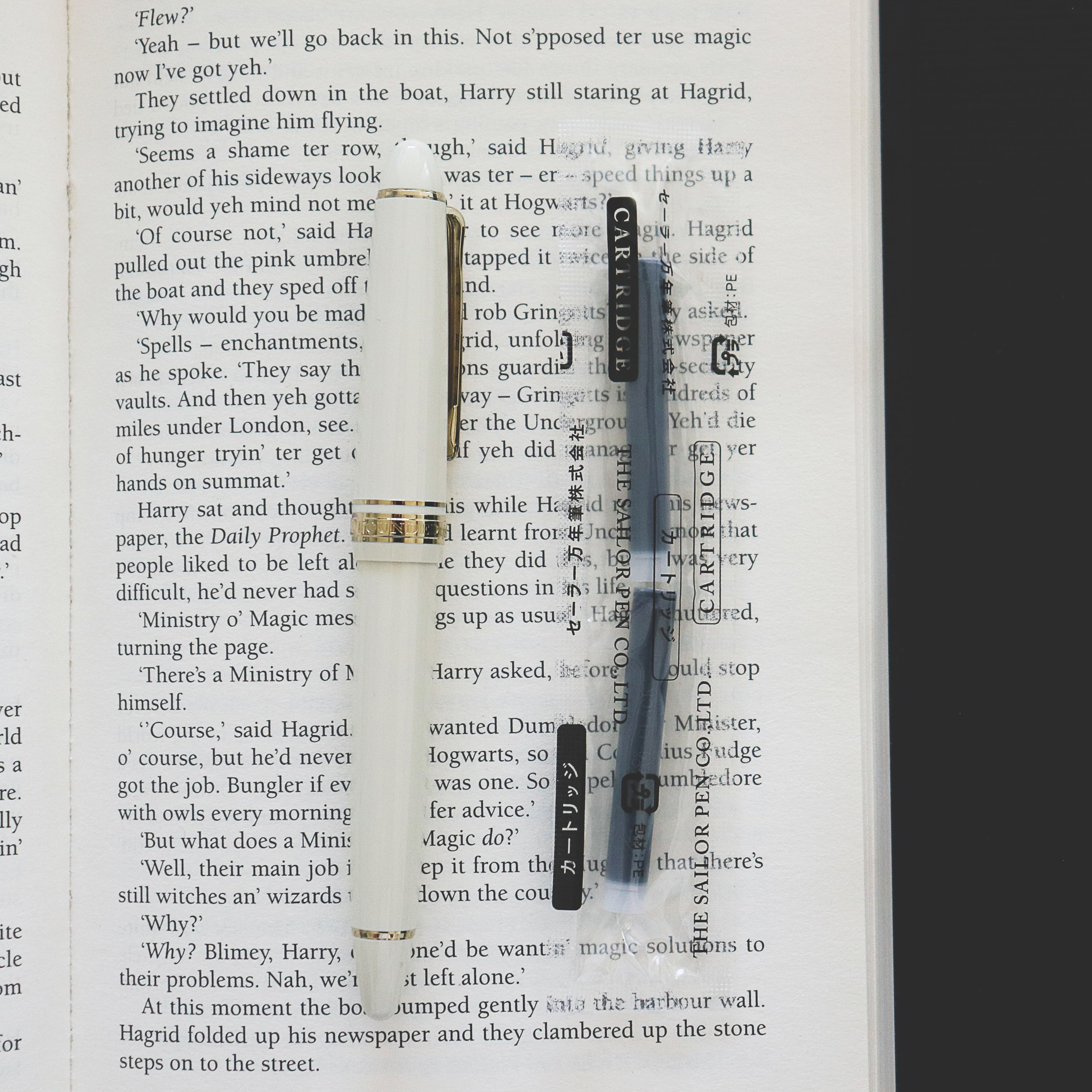 【Sailor】1911 Standard Fountain Pen - Ivory with Gold Trim (14K Gold Fine)