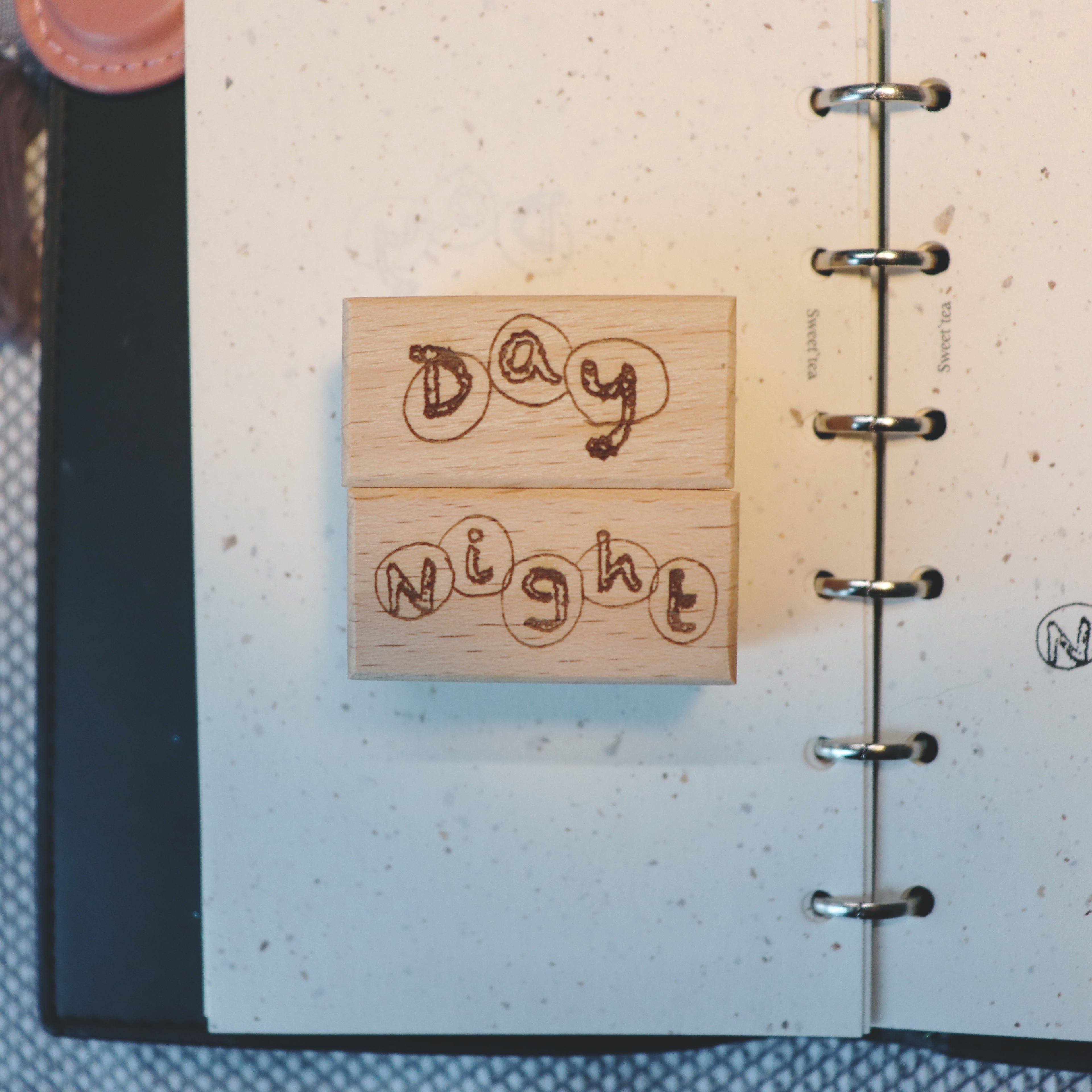 【Two Raccoons】Wooden Stamp - Day and Night