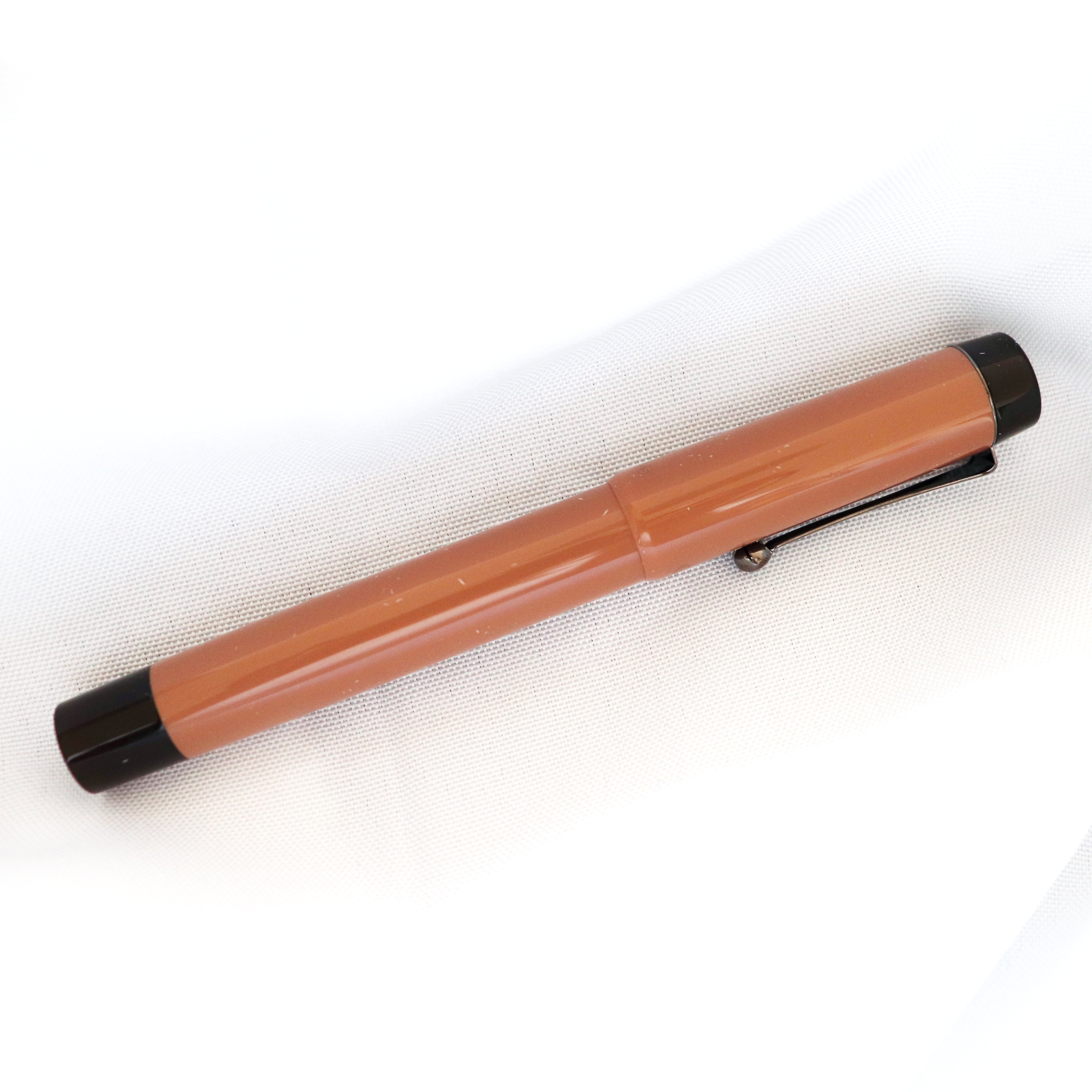 [OPUS 88] Koloro DEMO Fountain Pen - Mocha Coffee