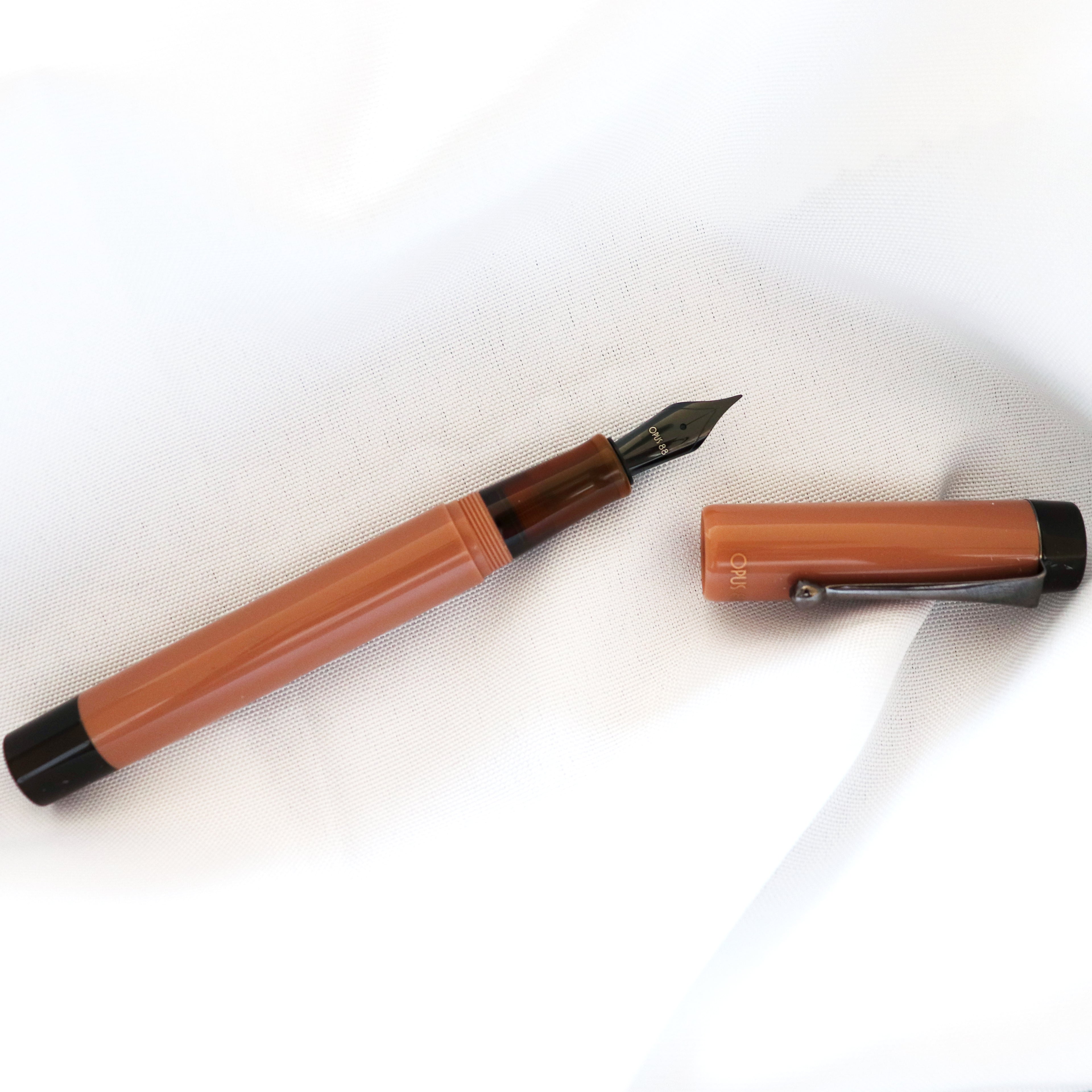 [OPUS 88] Koloro DEMO Fountain Pen - Mocha Coffee