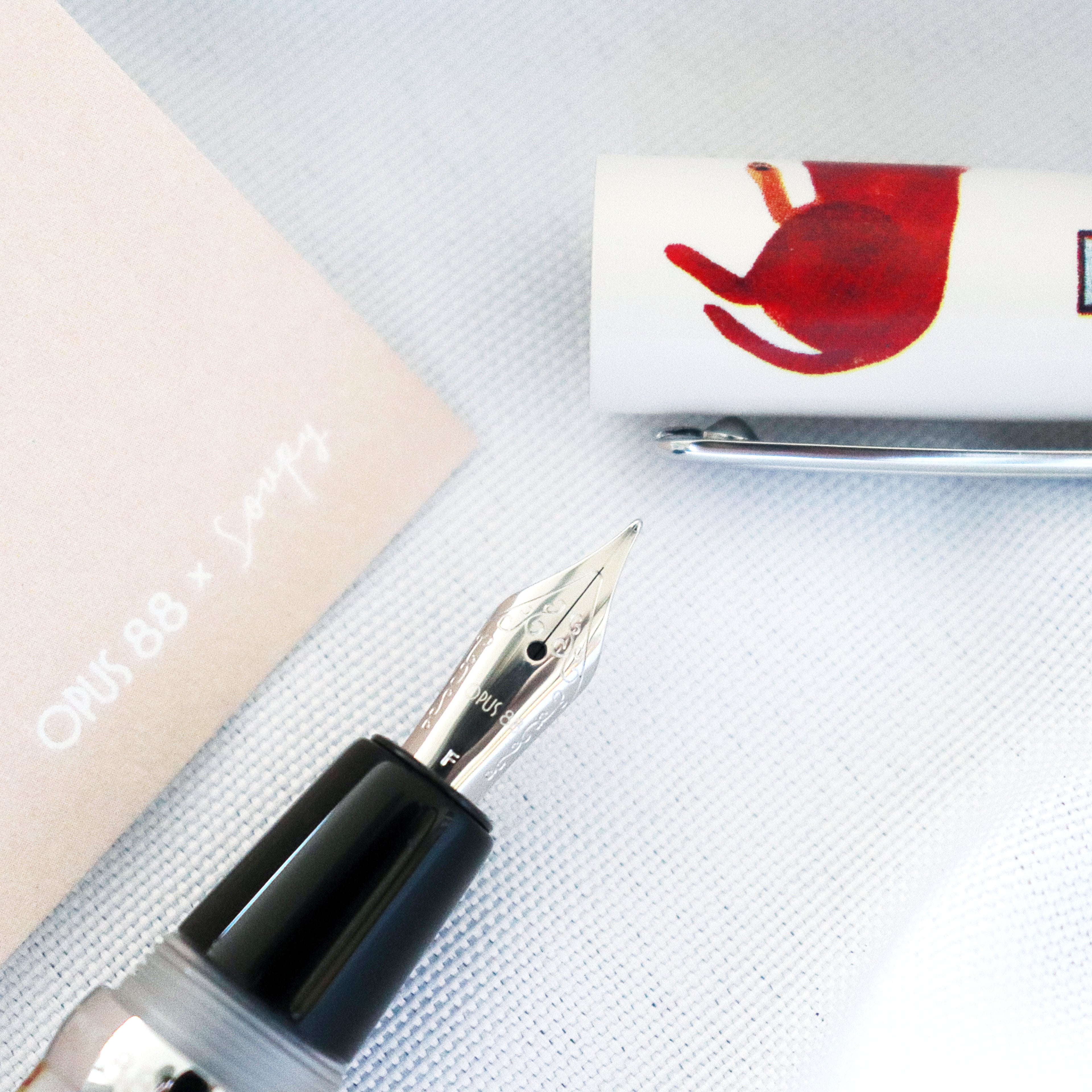 [OPUS 88] Hugging Mini Pocket Fountain Pen - Soupy Tang Collaboration