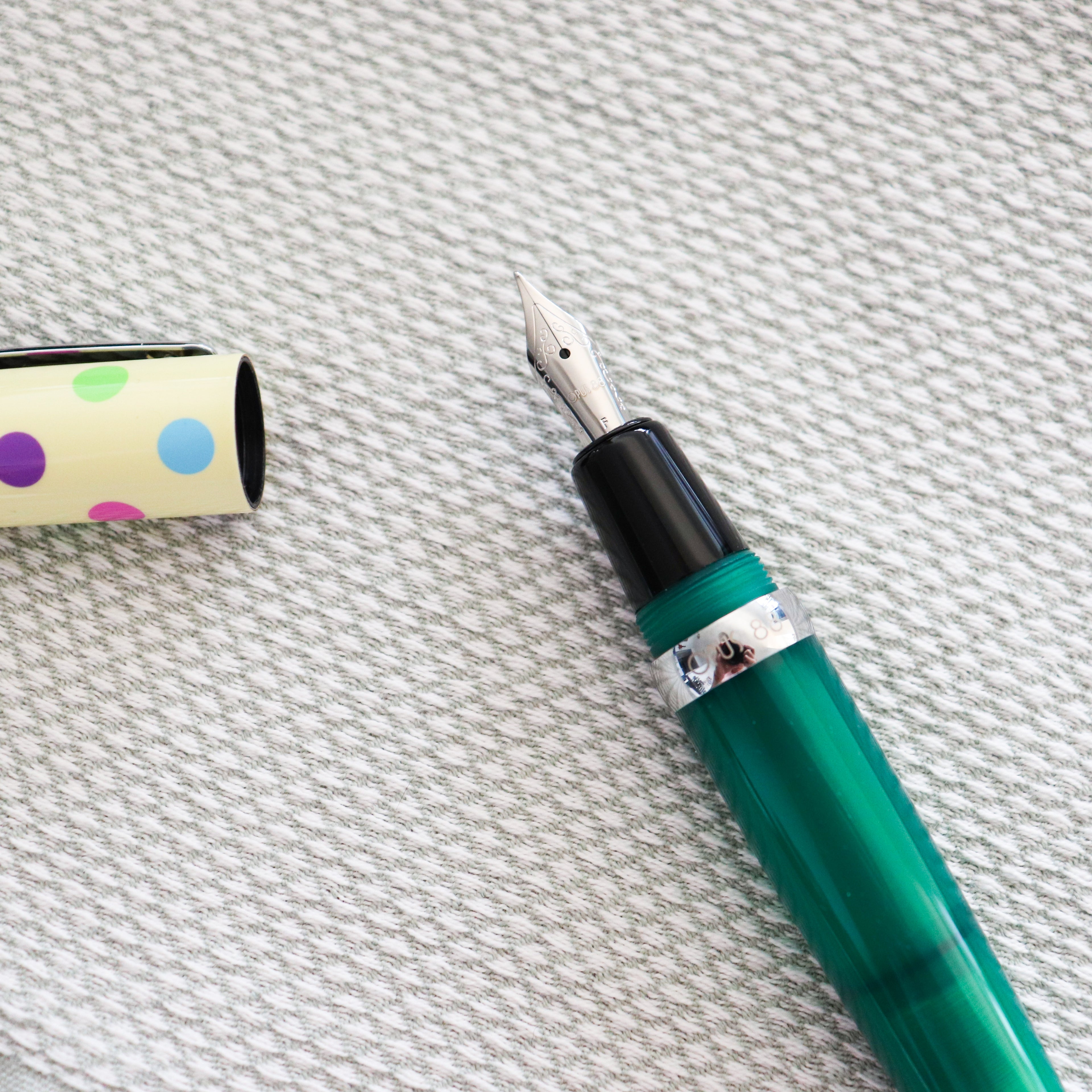 OPUS 88 Pocket Pen Polka Dot Green