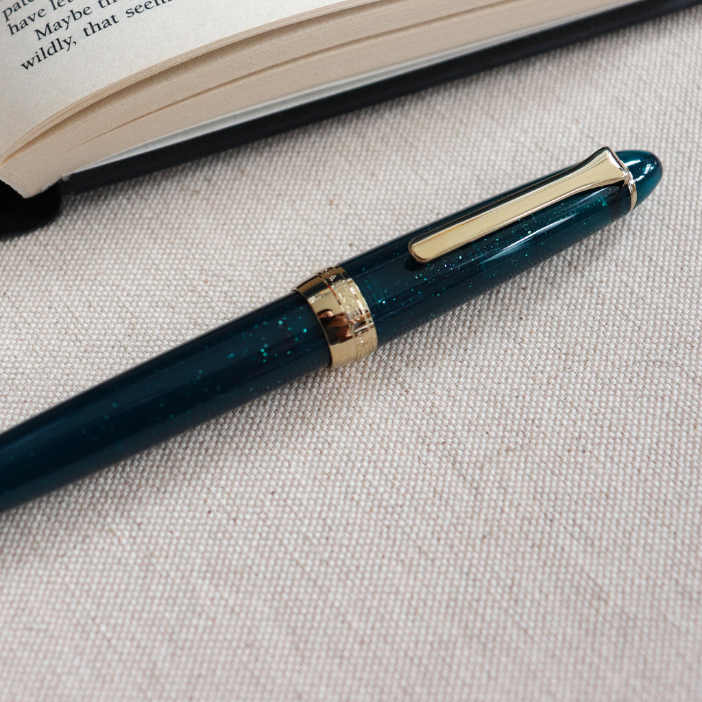SAILOR Shikiori Fountain Pen Hisakata Thin Type- Snow Hare (Fine)