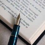 SAILOR Shikiori Fountain Pen Hisakata Thin Type- Snow Hare (Fine)