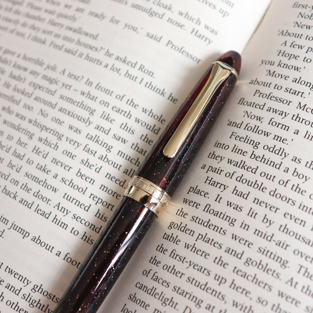 SAILOR Shikiori Fountain Pen Hisakata Thin Type- Rubber (Fine)