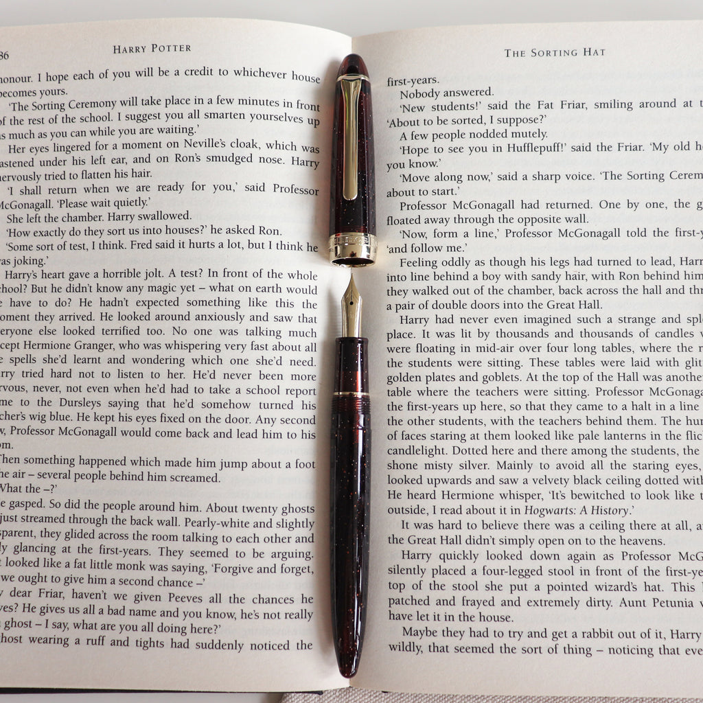 SAILOR Shikiori Fountain Pen Hisakata Thin Type- Rubber (Fine)