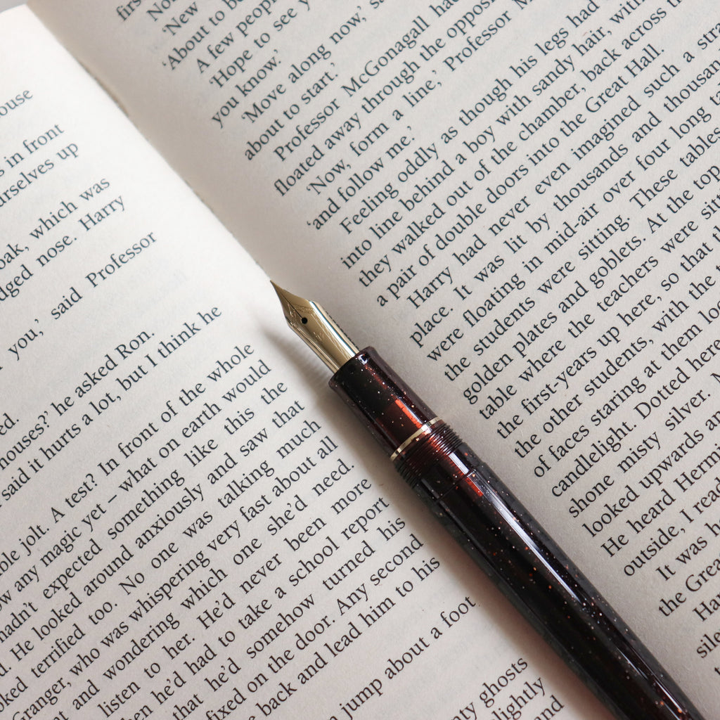 SAILOR Shikiori Fountain Pen Hisakata Thin Type- Rubber (Fine)