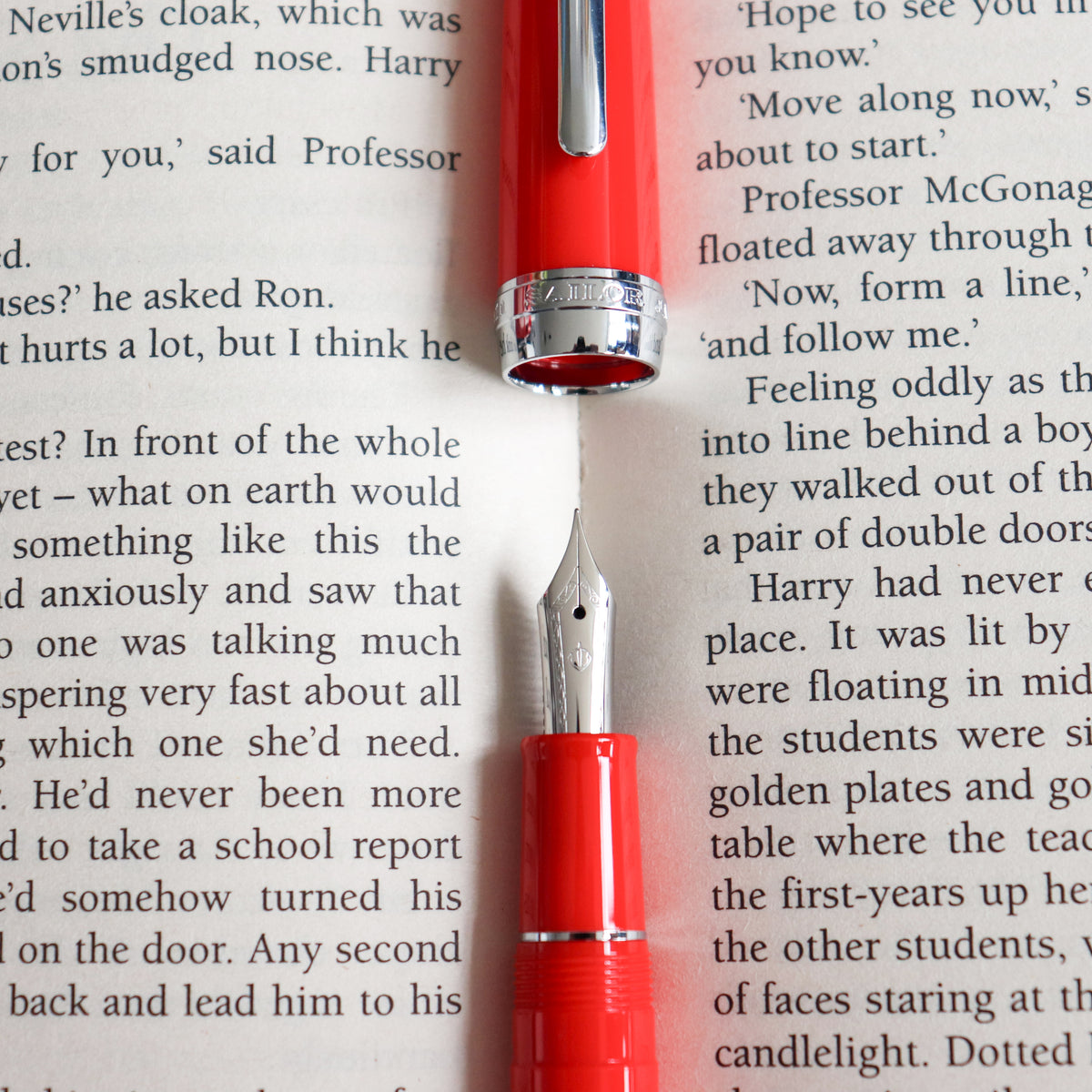 SAILOR Shikiori Fountain Pen Hisakata Thin Type- Akanezora (Fine)
