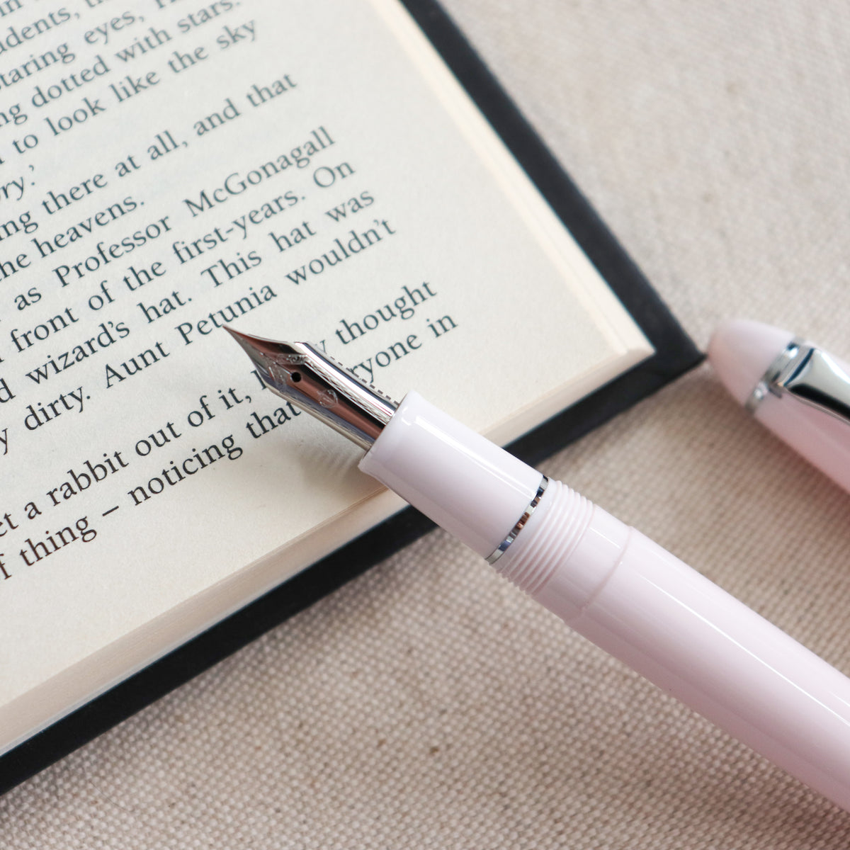 SAILOR Shikiori Fountain Pen Hisakata Thin Type- Sakura (Fine)