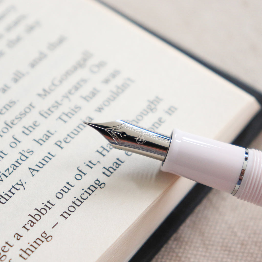 SAILOR Shikiori Fountain Pen Hisakata Thin Type- Sakura (Fine)