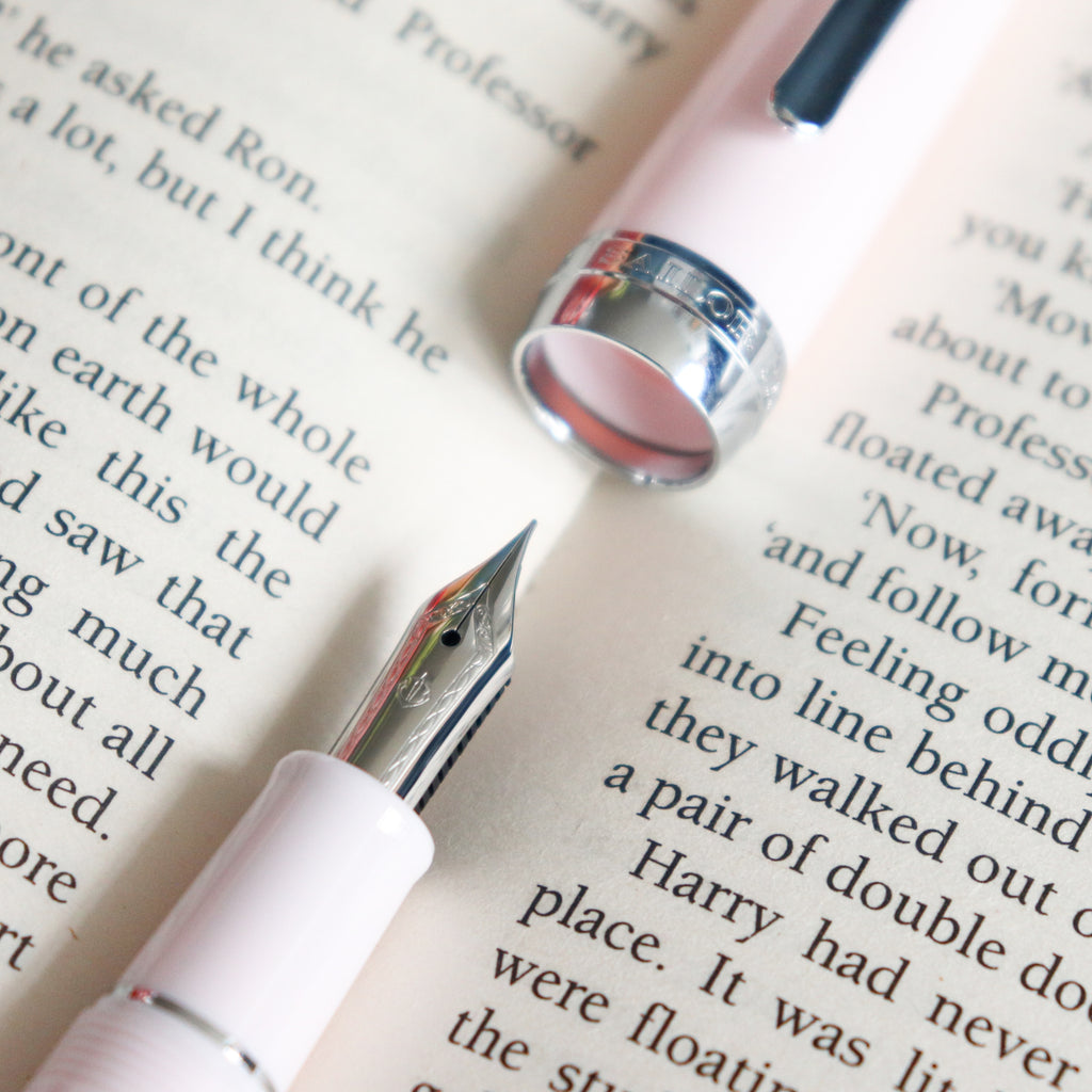 SAILOR Shikiori Fountain Pen Hisakata Thin Type- Sakura (Fine)