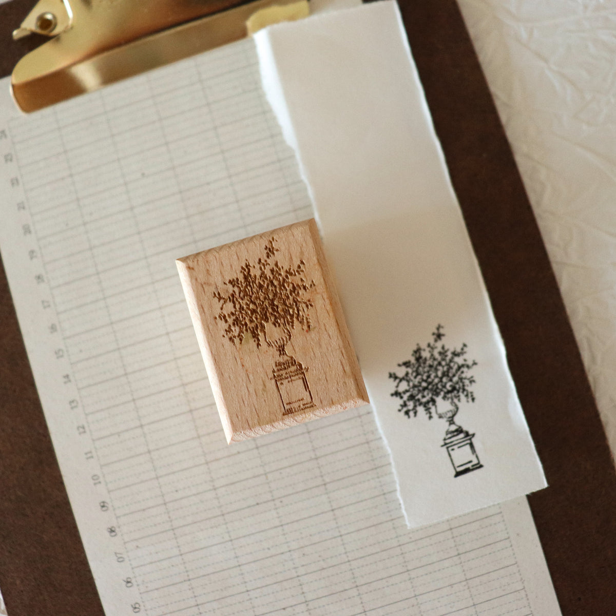 [Bunny Craft House] Wood Stamp - Botanical Urn