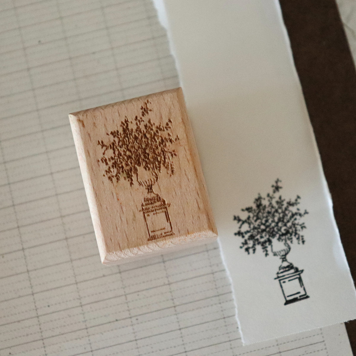 [Bunny Craft House] Wood Stamp - Botanical Urn